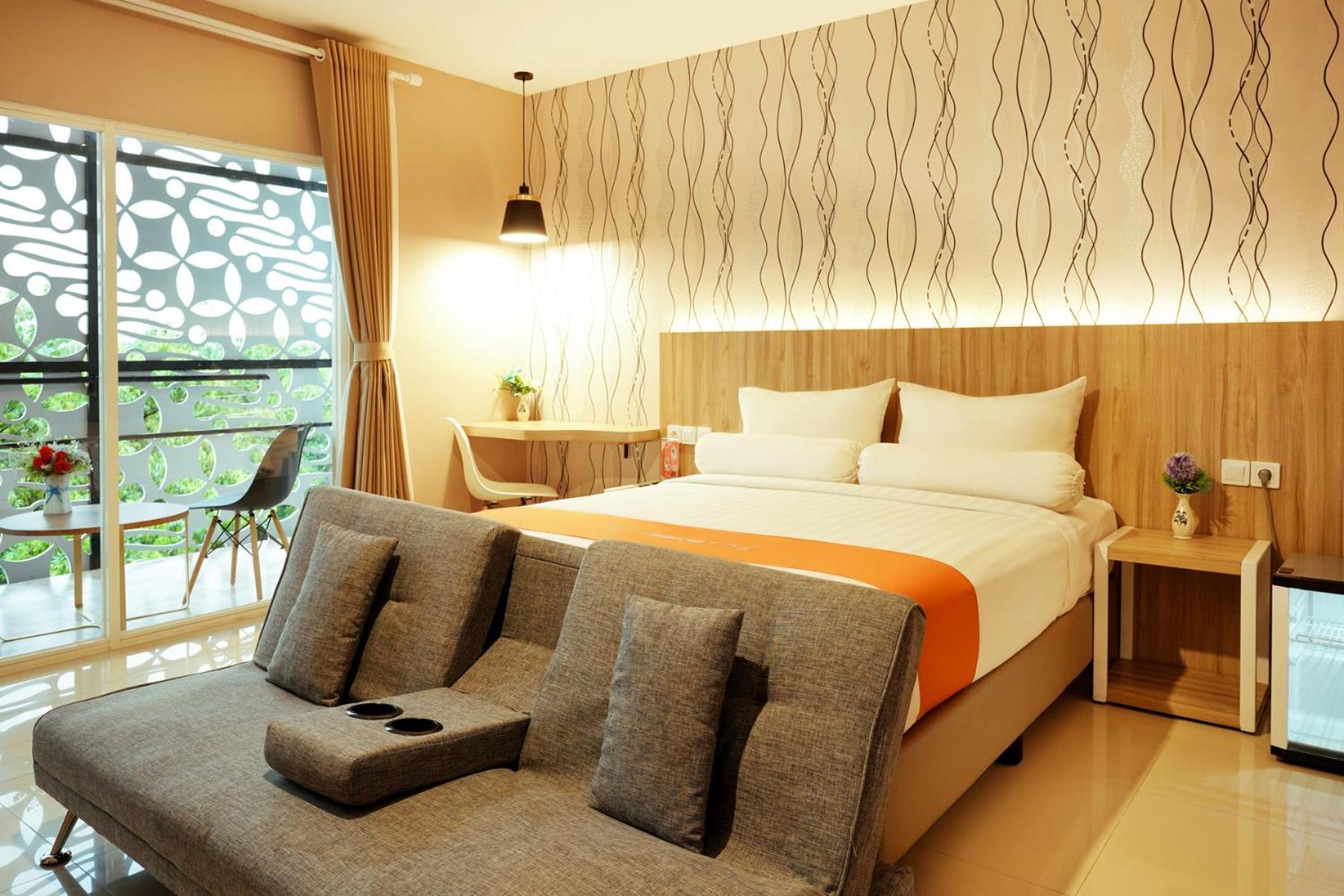 Front One Hotel Sragen Bagian luar foto