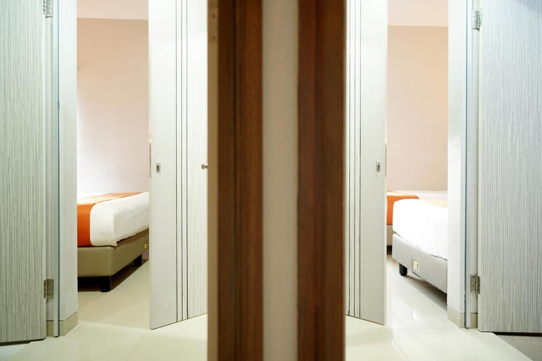 Front One Hotel Sragen Bagian luar foto