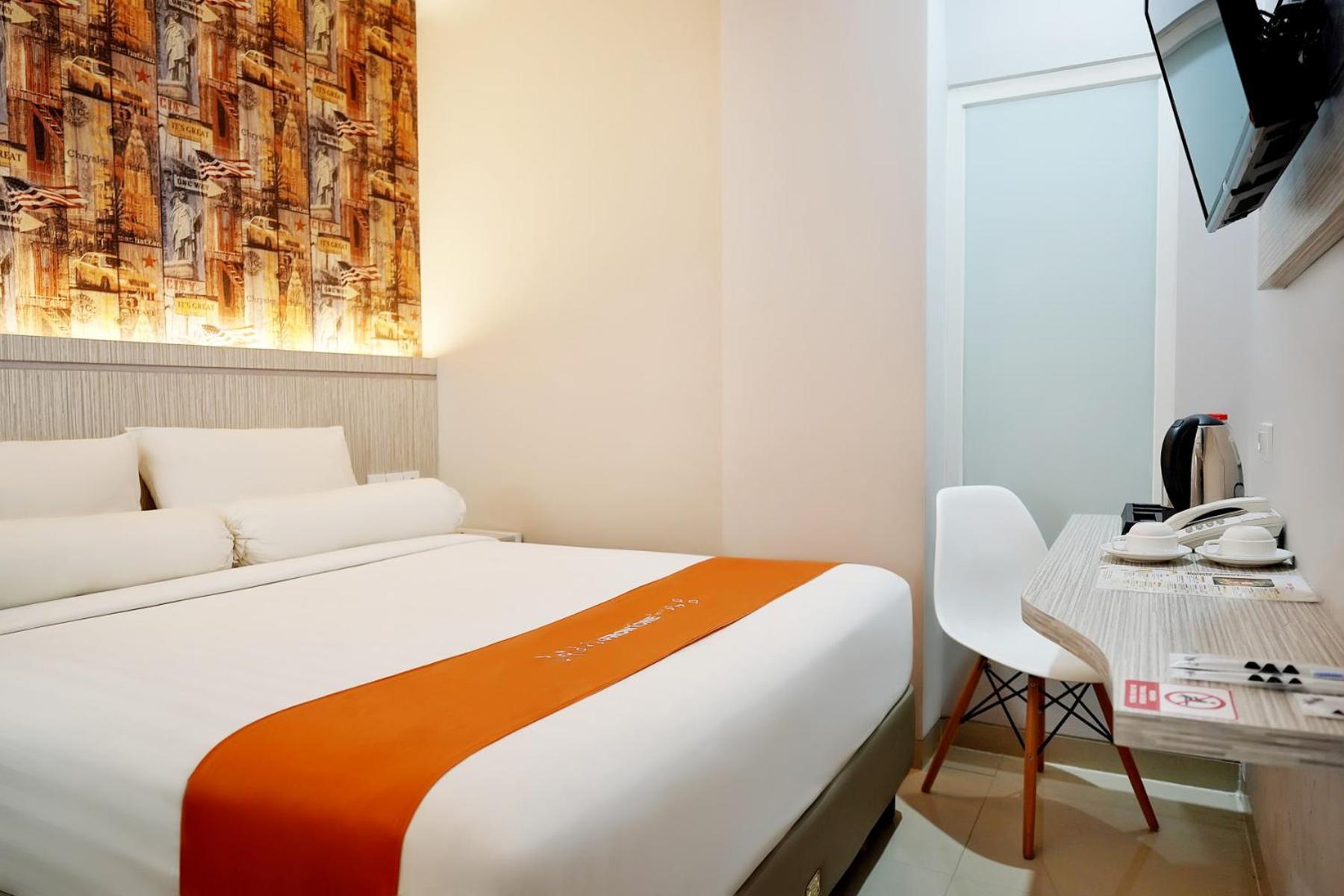 Front One Hotel Sragen Bagian luar foto