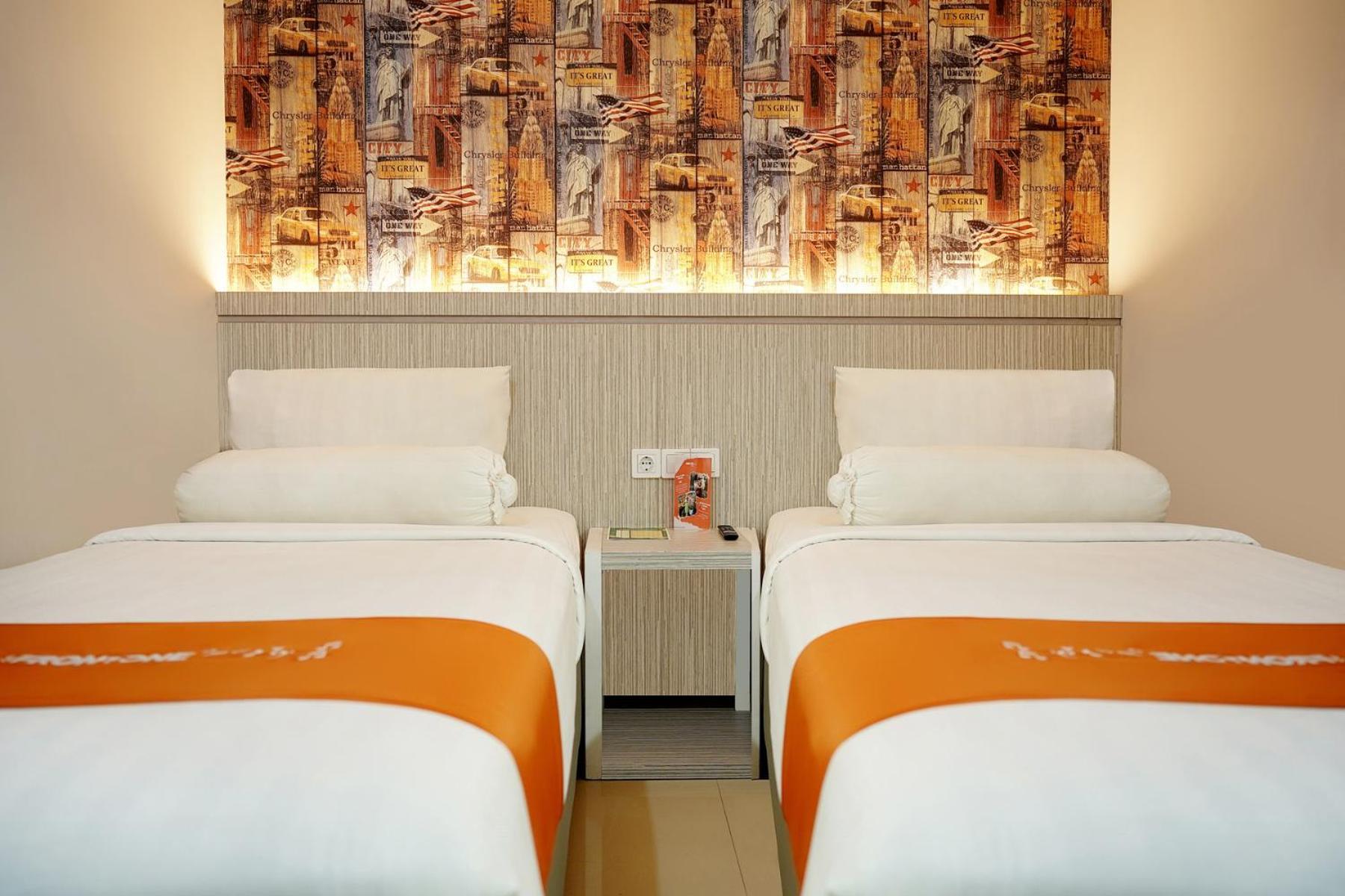 Front One Hotel Sragen Bagian luar foto